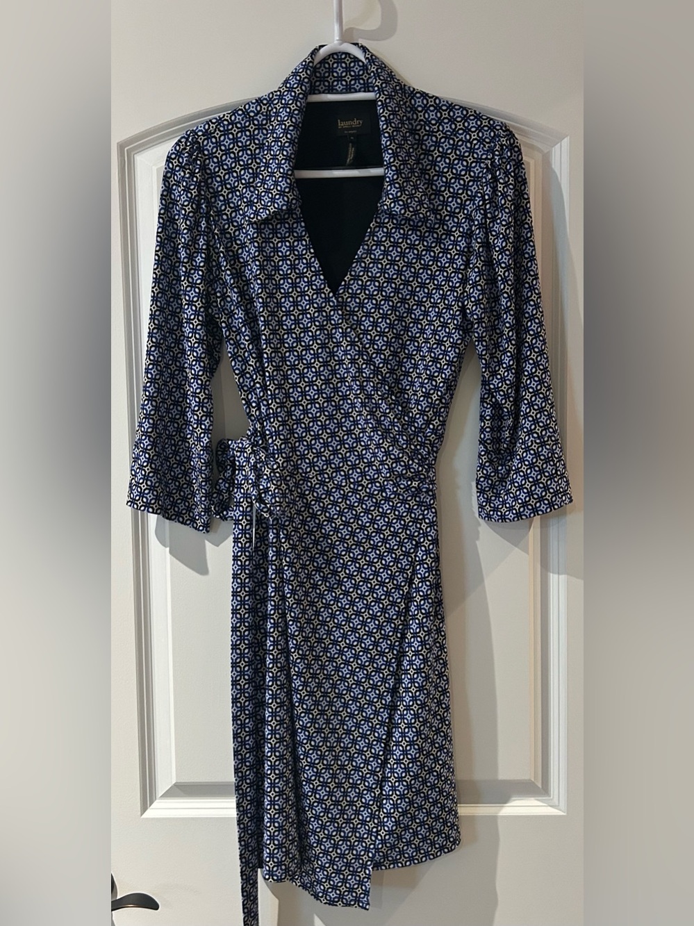 Laundry By Shelli Segal Navy and White Geometric Wrap Dress